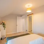 בית נופש Cosy Retreat In The Centre *