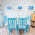 With Outdoor Patio - Sleeps 5 Vakantiehuis