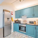 Vakantiehuis With Outdoor Patio - Sleeps 5 *