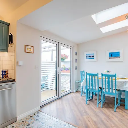 Semesterbostad Cosy Retreat In The Centre Galway