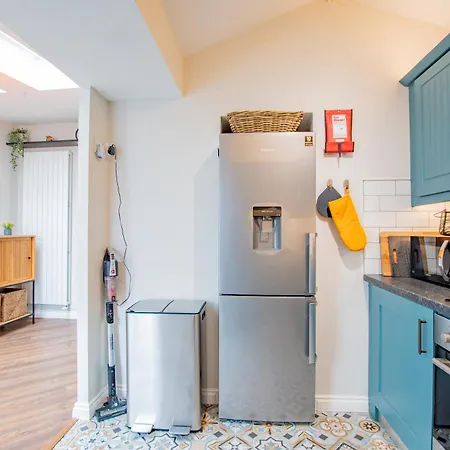 Cosy Retreat In The Centre Ferienhaus