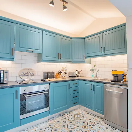 Cosy Retreat In The Centre Ferienhaus