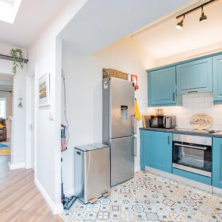 With Outdoor Patio - Sleeps 5