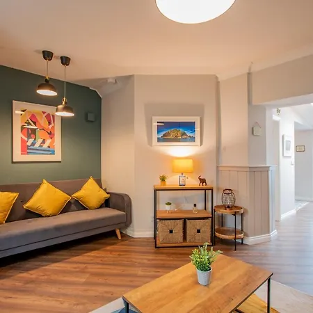 With Outdoor Patio - Sleeps 5 Galway