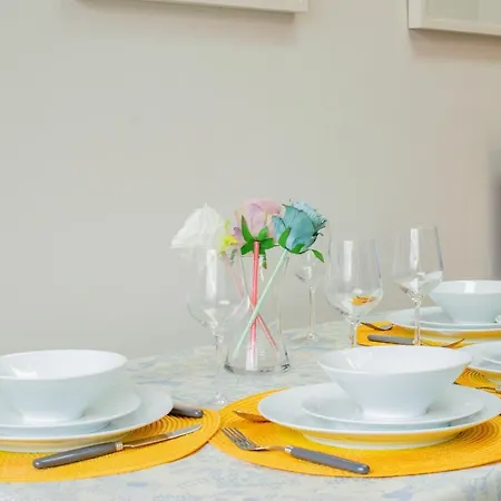 With Outdoor Patio - Sleeps 5 *